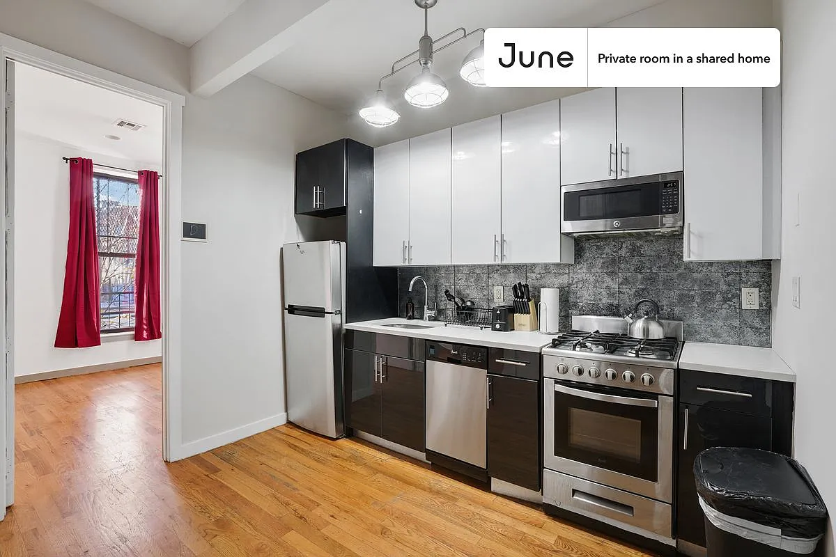 Full bedroom in 4 bed/1.5 bath home in Bedford-Stuyvesant #867 A — Photo 3