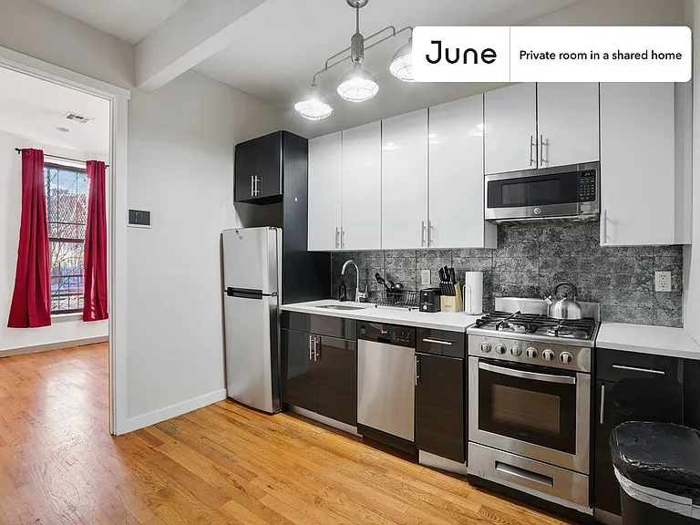 310 Tompkins Ave #D — Photo 5