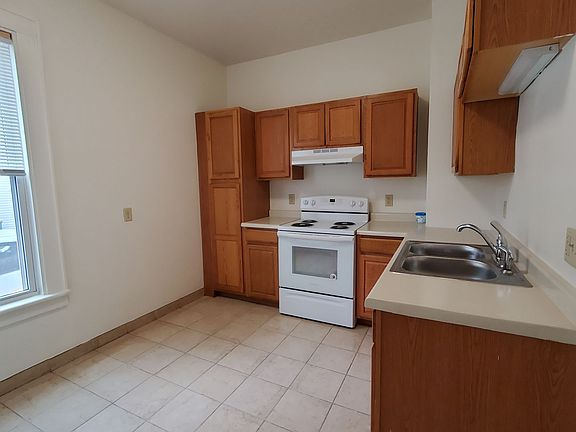 3rd image of 52 W Scott St #66852A77F