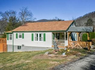 9 Violet Ln, Black Mountain, NC 28711