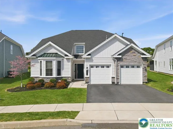 3912 Independence Dr, Easton, PA 18045