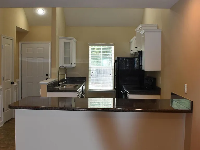504 York Loop — Photo 4