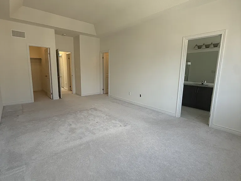 99 Hilts Dr — Photo 17