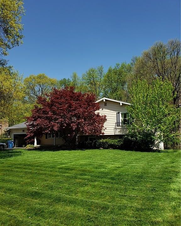 1st image of 3027 Fair Oaks Dr