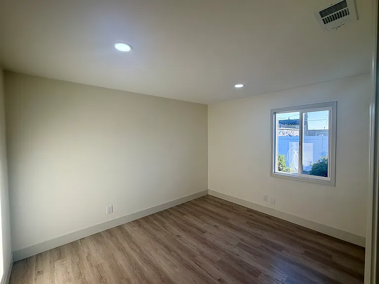 5505 N Traymore Ave — Photo 6