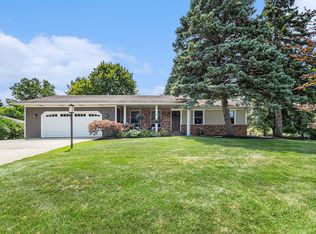 18030 Mohawk Dr, Spring Lake, MI 49456