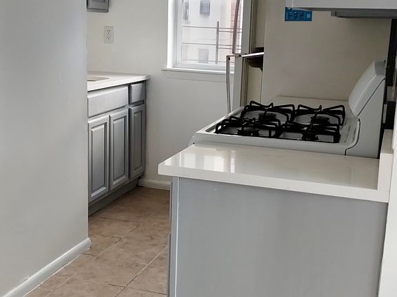 4th image of 812 Bryant Ave #2