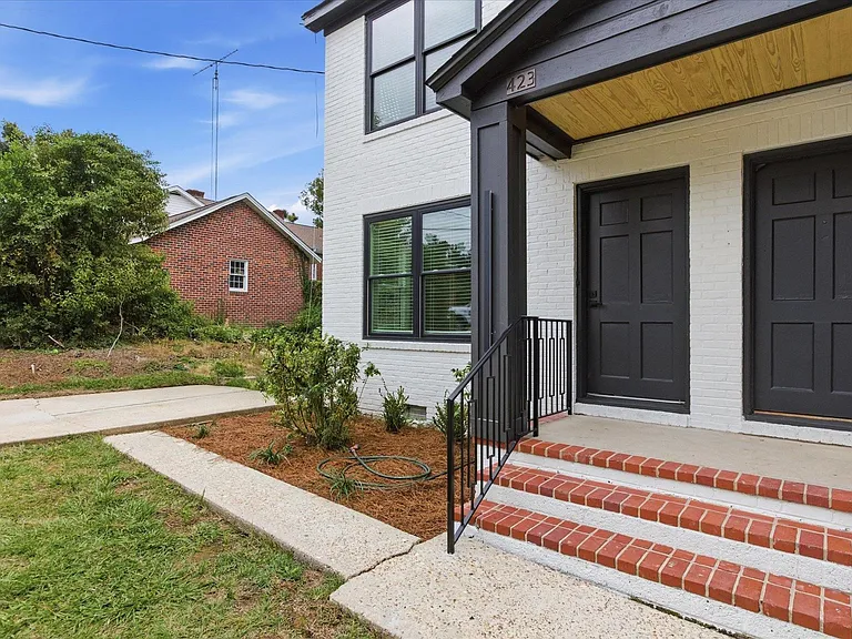 421 E Jennings St — Photo 4