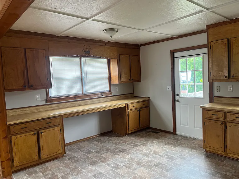762 Maggie Ave — Photo 4