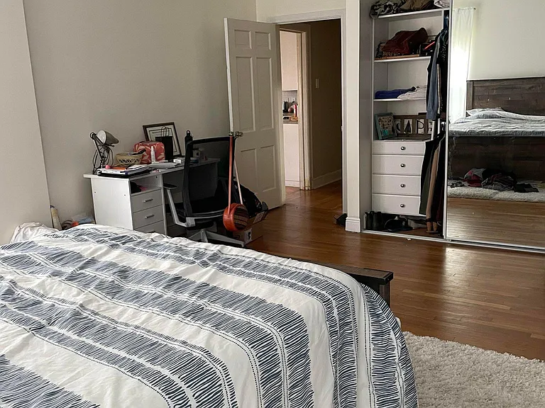 307 E 38th St — Photo 11