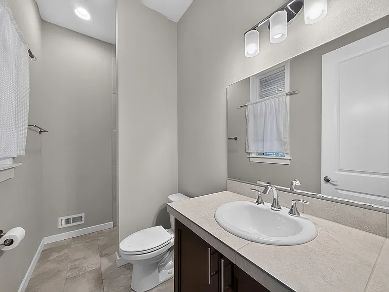 15249 NE Woodland Pl — Photo 8