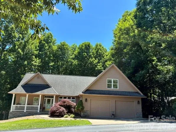 3121 Cove Loop Rd, Hendersonville, NC 28739