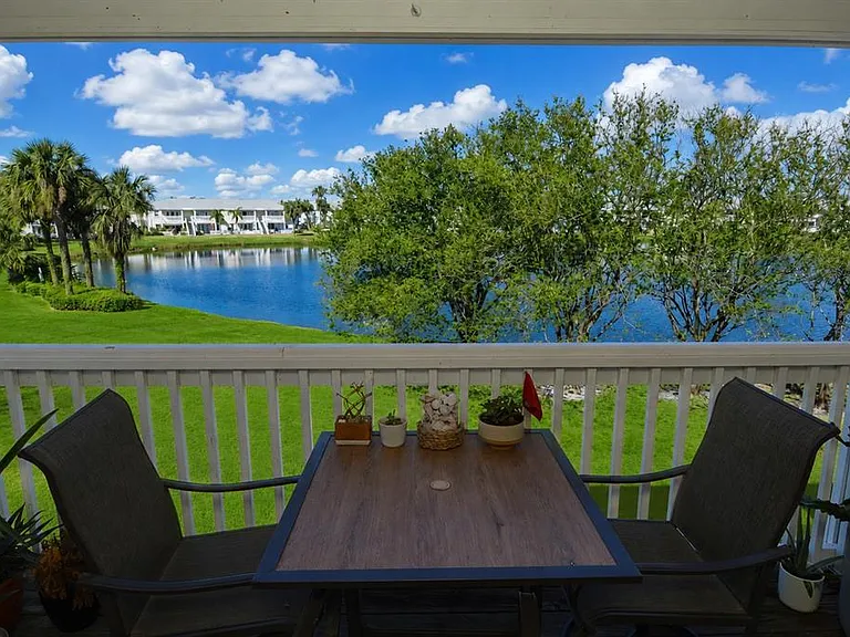 121 Seahorse Dr SE #C — Photo 49