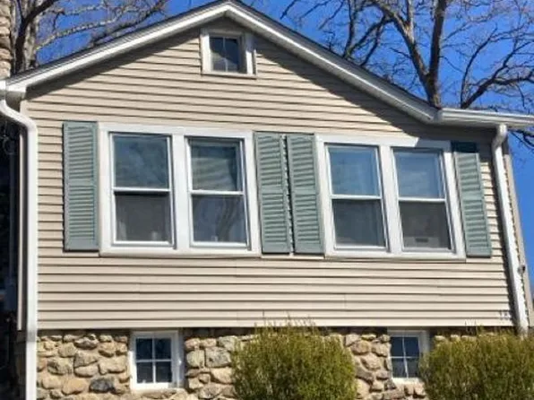 182 S New Jersey Ave, Lake Hopatcong, NJ 07849