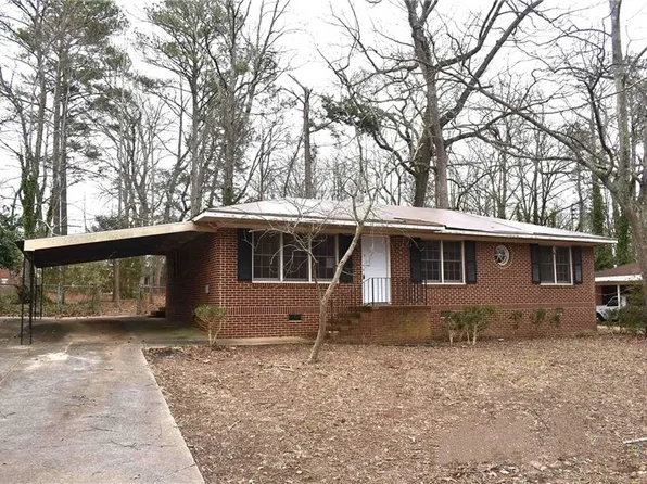 1316 Greenview Dr, Griffin, GA 30224