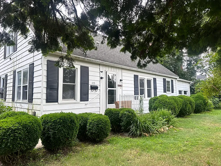 415 S Main St — Photo 1