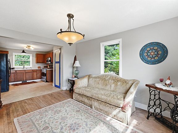 3rd image of 2588 Keystone St