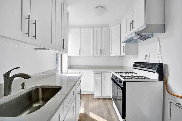 Rented by Prime Realty | media 22