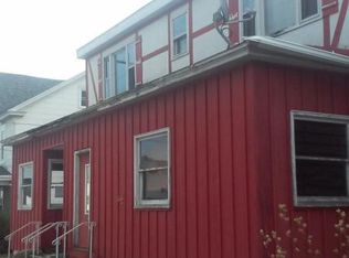 32 Broad St, Beaver Meadows, PA 18216