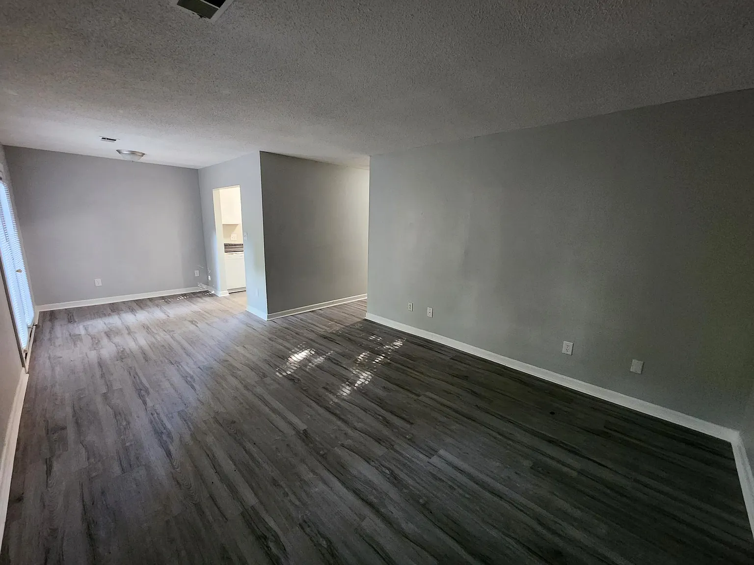 2 bed, 1000 sqft, $1,095 — Photo 2