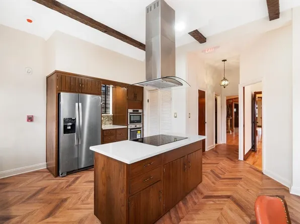 2314 Palisade Avenue image 18 of 49