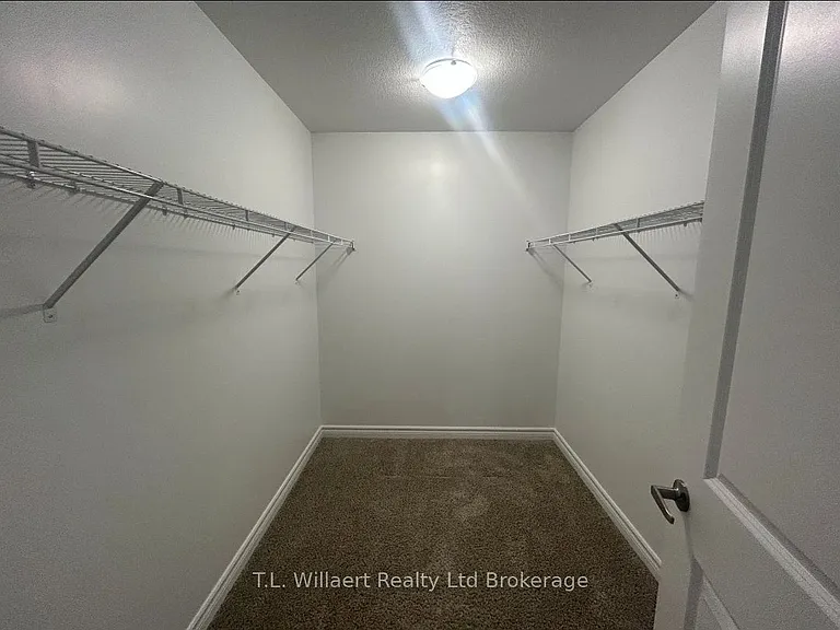 58 Seaton Cres — Photo 9