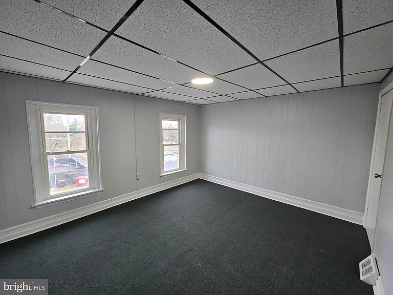 814 Upland St — Photo 10