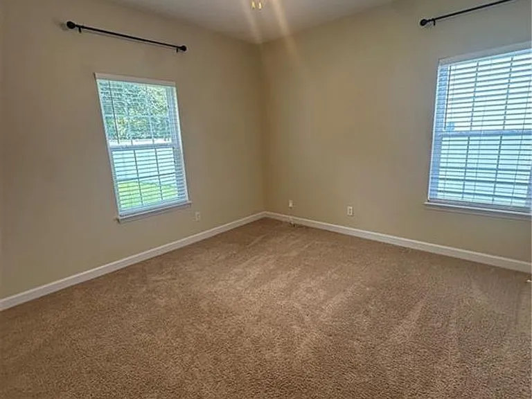235 Wellington Pl — Photo 11