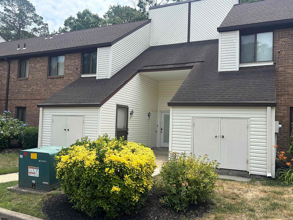 1st image of 18 Country Magnolia Ln #M