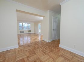2 Sadore Ln, Yonkers, NY
