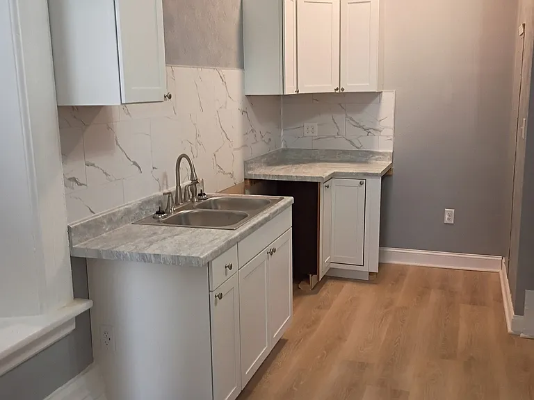 211 S Monroe St #2 — Photo 1
