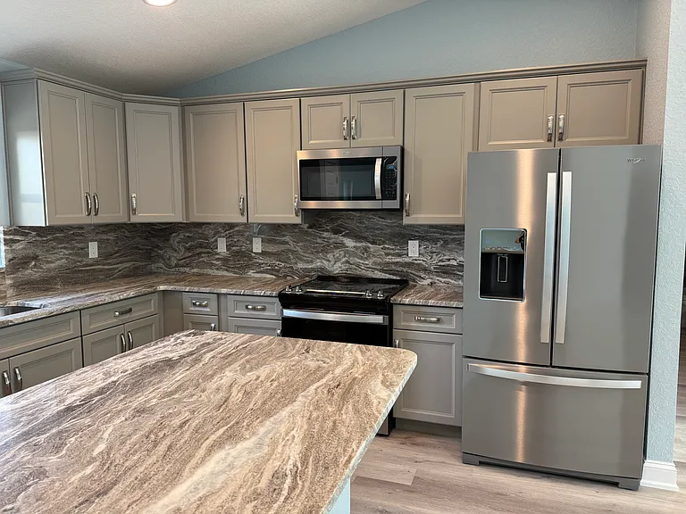 4423 NE 8th Pl — Photo 32
