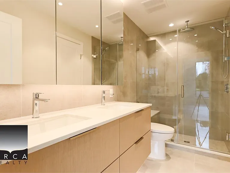 128 W 15th St #303 — Photo 18