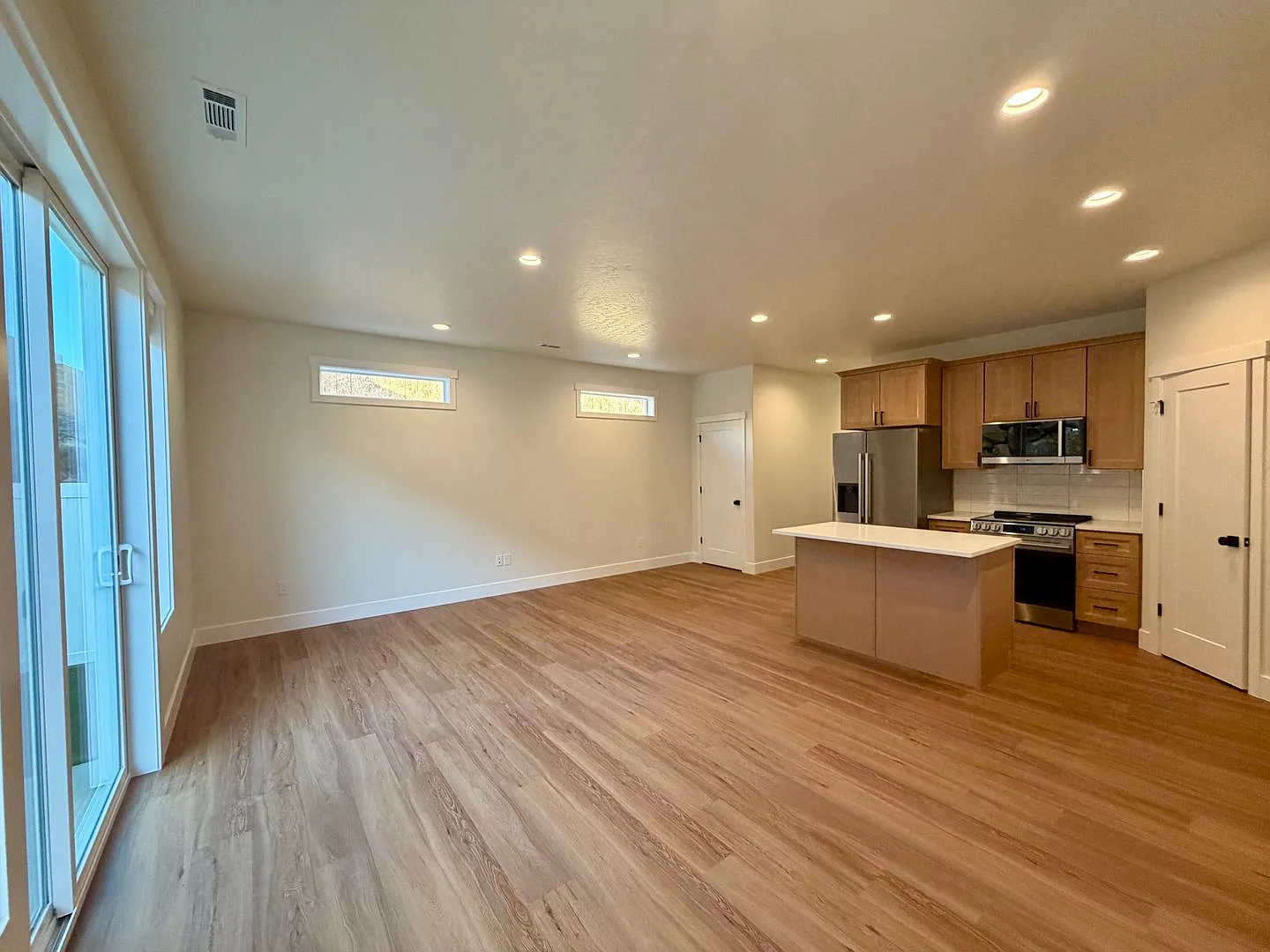 Move-In Special! High End, New Construction 3 Bed, 2.5 Ba, Ev Charging Included! — Photo 3
