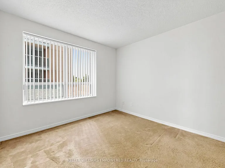 11 Oneida Cres #211 — Photo 13