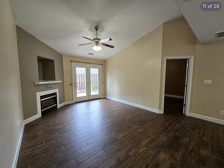 270 Caldwell Cir — Photo 4