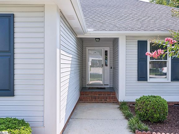 4th image of 12 Fitzpatrick Ct