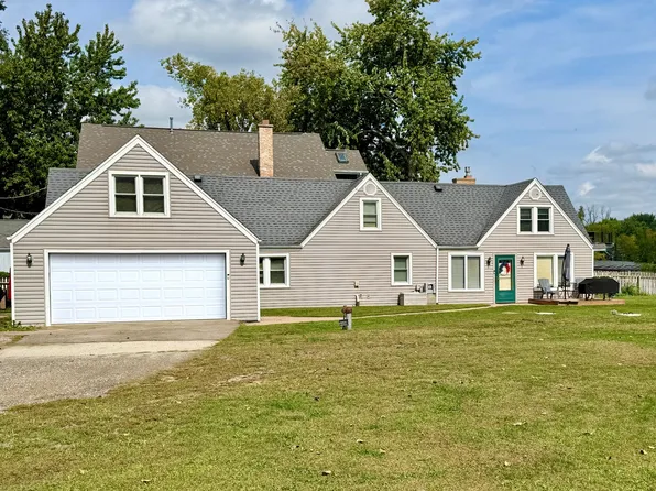 4400 Riverside Dr, Crystal Lake, IL 60014