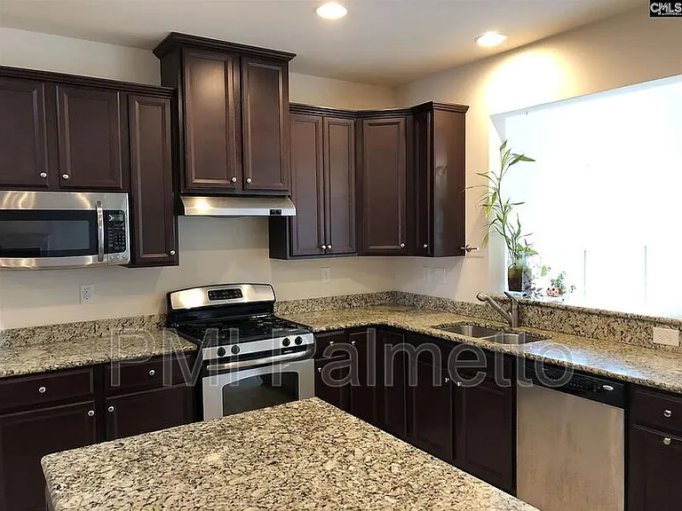 108 Ashford Way — Photo 4