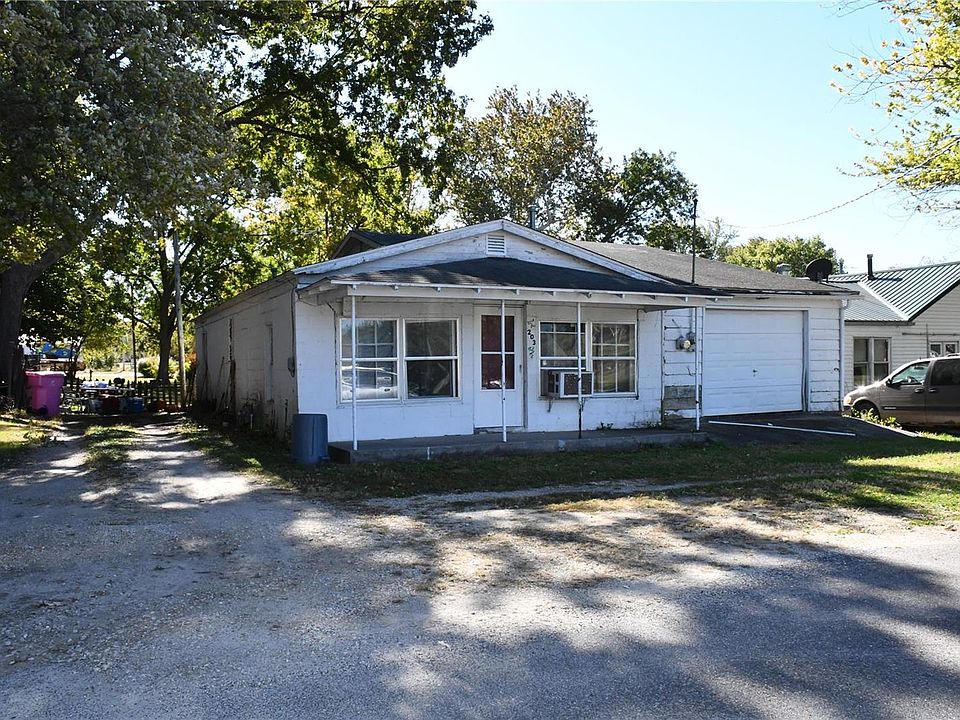2nd image of 203 3rd St