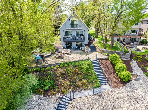 835 Lake Holiday Dr, Sandwich, IL 60548