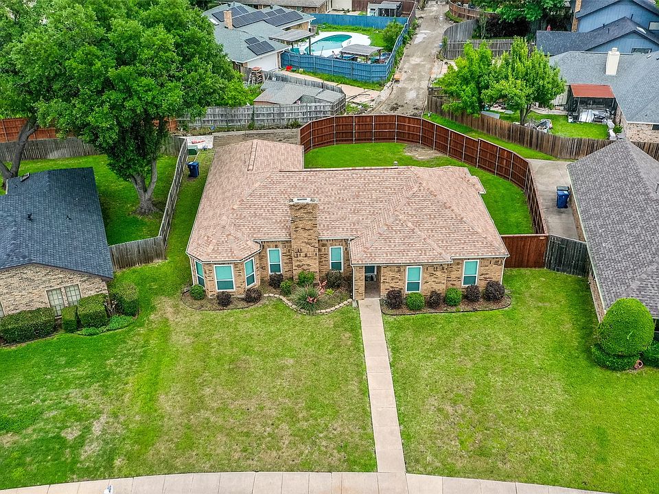 1st image of 205 Pebblecreek Dr