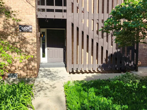 5507 Lakeside Dr APT 1B, Lisle, IL 60532