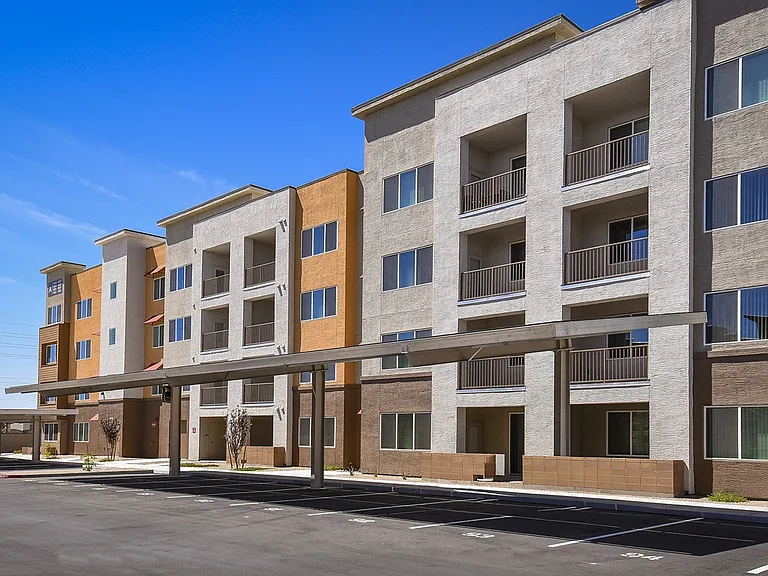 Suncrest Vista at Canyon Trails 55+ Apartments — Photo 8