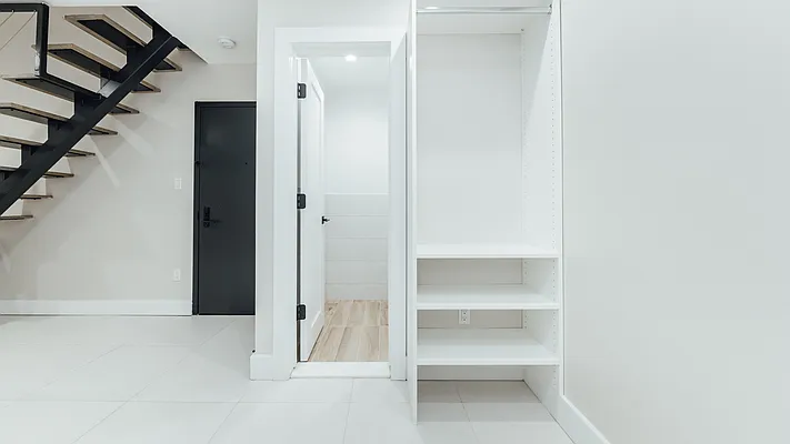 Rented by Nooklyn NYC LLC | media 12