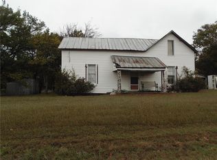 3627 Cottonwood Rd, West, TX 76691