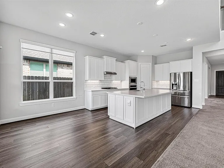 24419 Avanti Dr — Photo 16