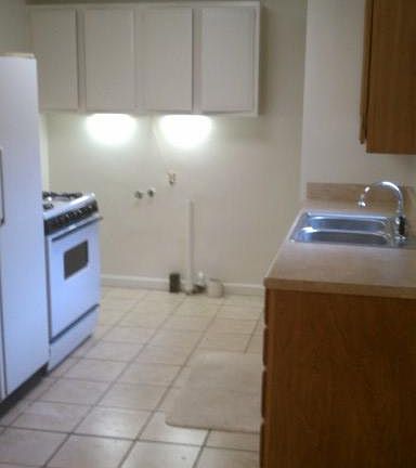 5th image of 567A Garrison Ave