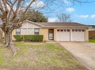 204 Julie Dr, Crowley, TX 76036