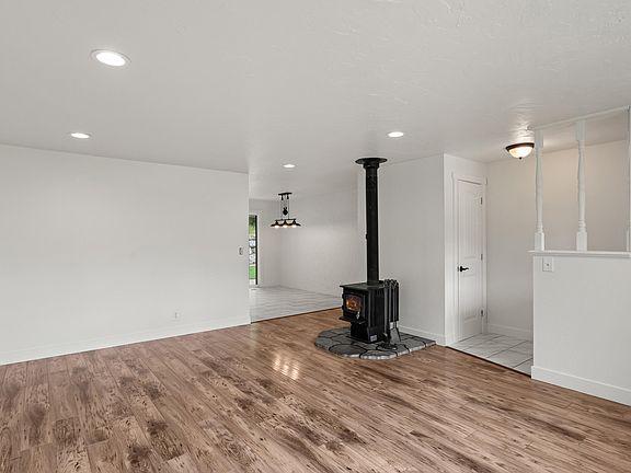 5th image of 198 Hessar St